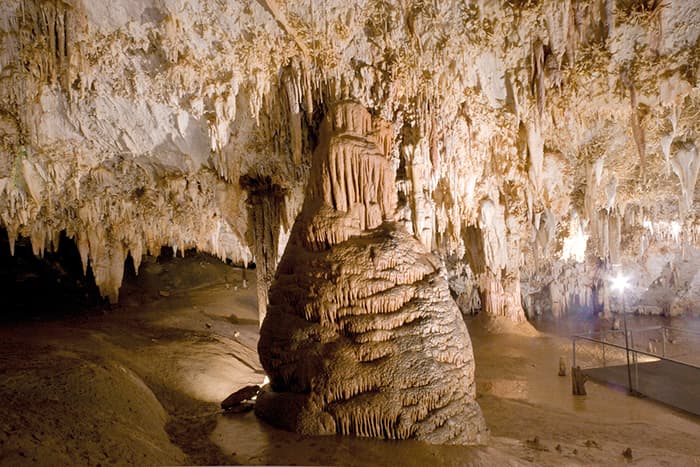 Cueva de Pozalagua Bikaia verde